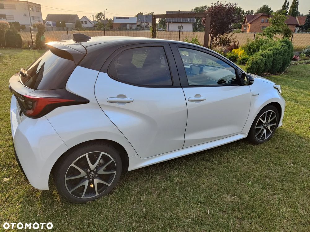 Toyota Yaris Hybrid 1.5 Selection Elegant - 12