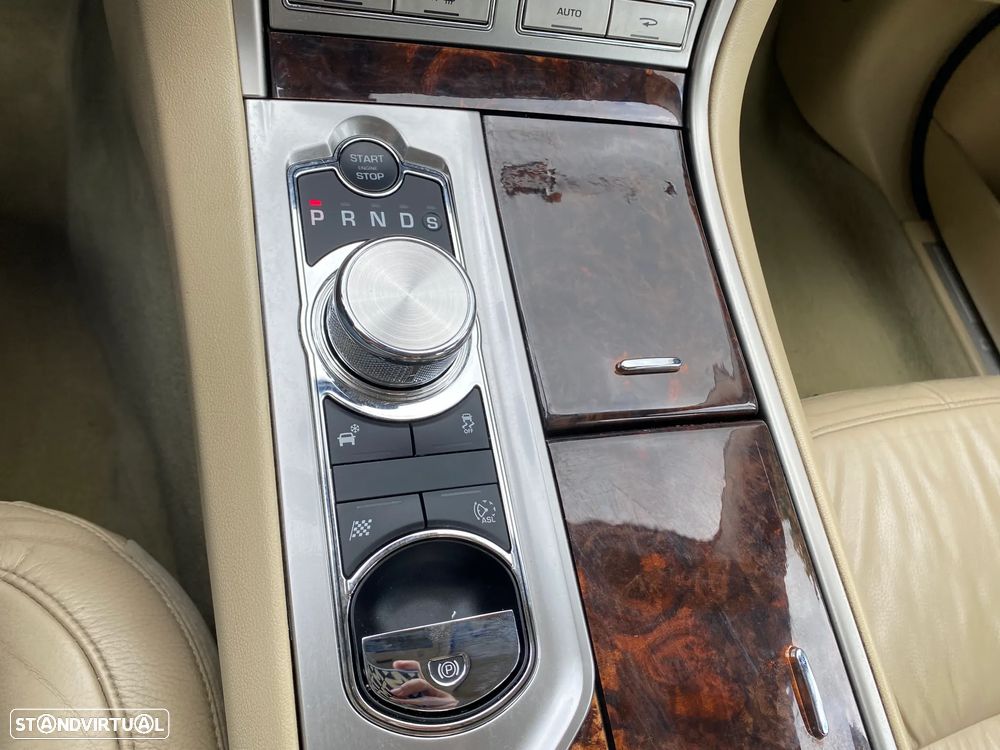 Jaguar XF 3.0 D V6 Premium Luxury - 33
