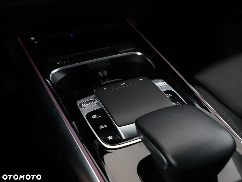 Mercedes-Benz Klasa B 180 7G-DCT Progressive - 32
