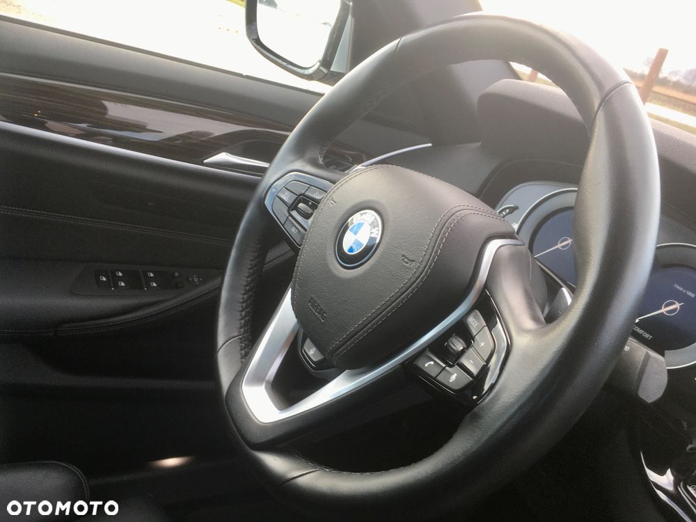 BMW Seria 5 540i GPF xDrive Luxury Line - 29