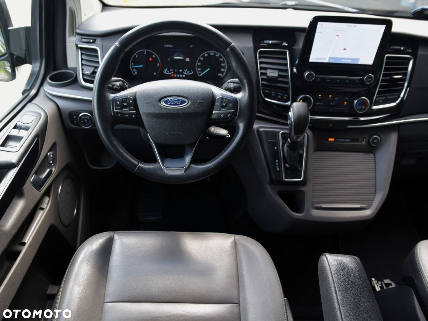 Ford Tourneo Custom - 17