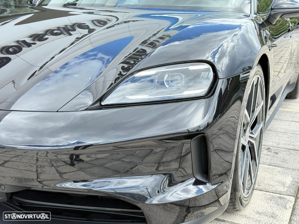 Porsche Taycan Sport Turismo - 10