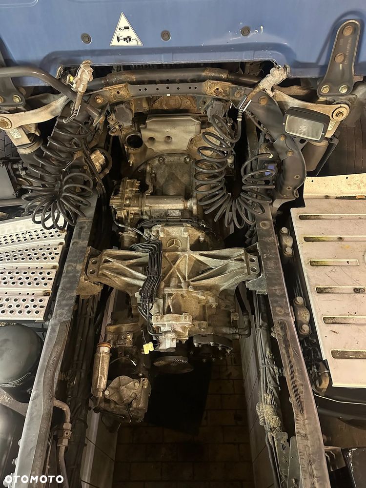 Mercedes-Benz Actros - 4