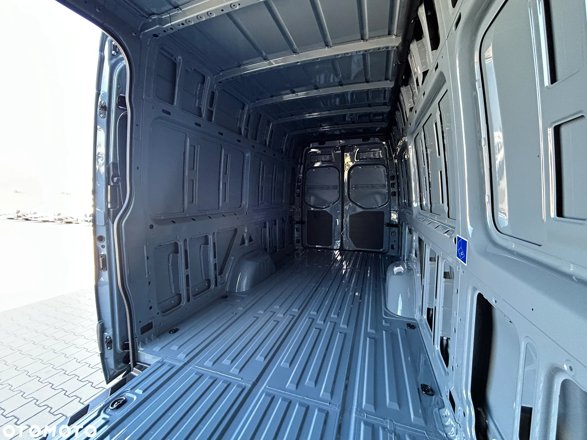 Mercedes-Benz SPRINTER 319 CDI FURGON EKSTRA DŁUGI - 15