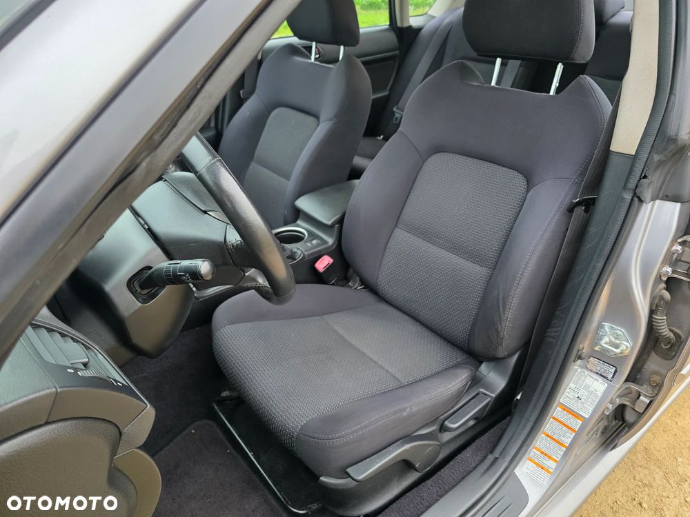 Subaru Legacy - 29