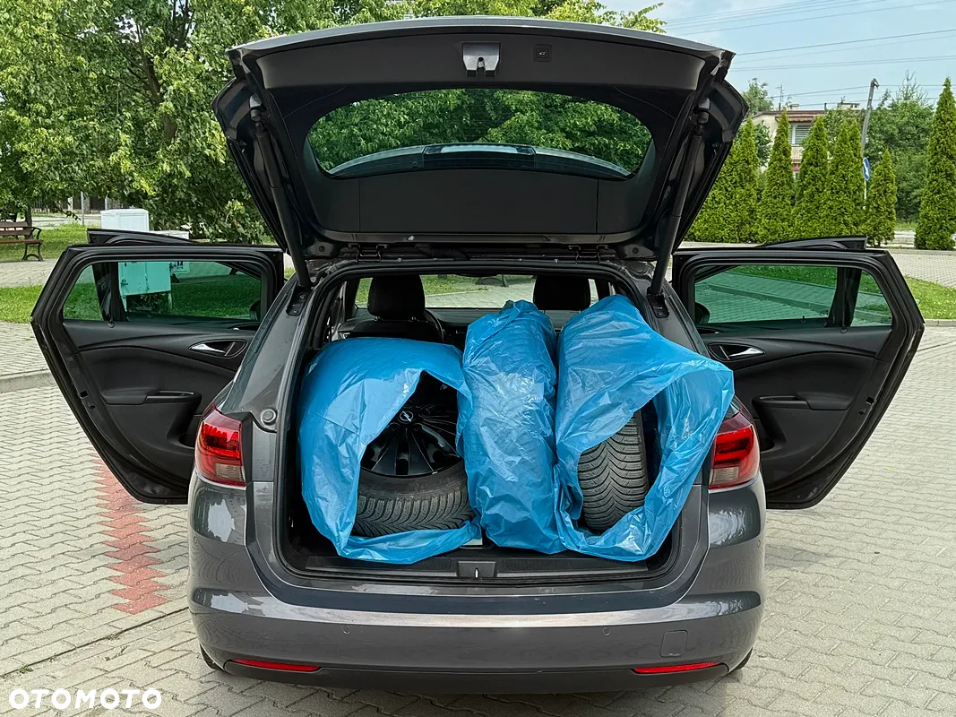 Opel Astra IV 1.6 CDTI Cosmo - 24