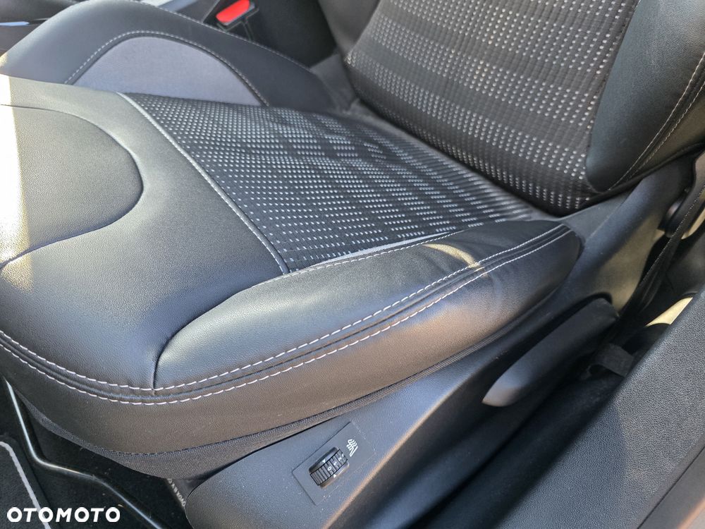 Peugeot 2008 PureTech 110 Stop&Start EAT6 Allure - 30