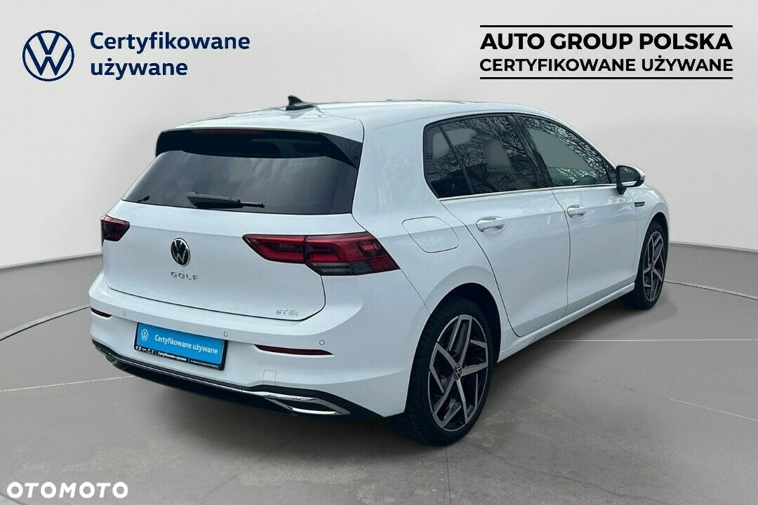 Volkswagen Golf - 6