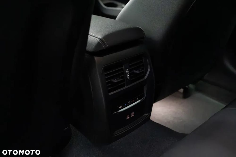 BMW Seria 3 M340i xDrive mHEV sport - 18
