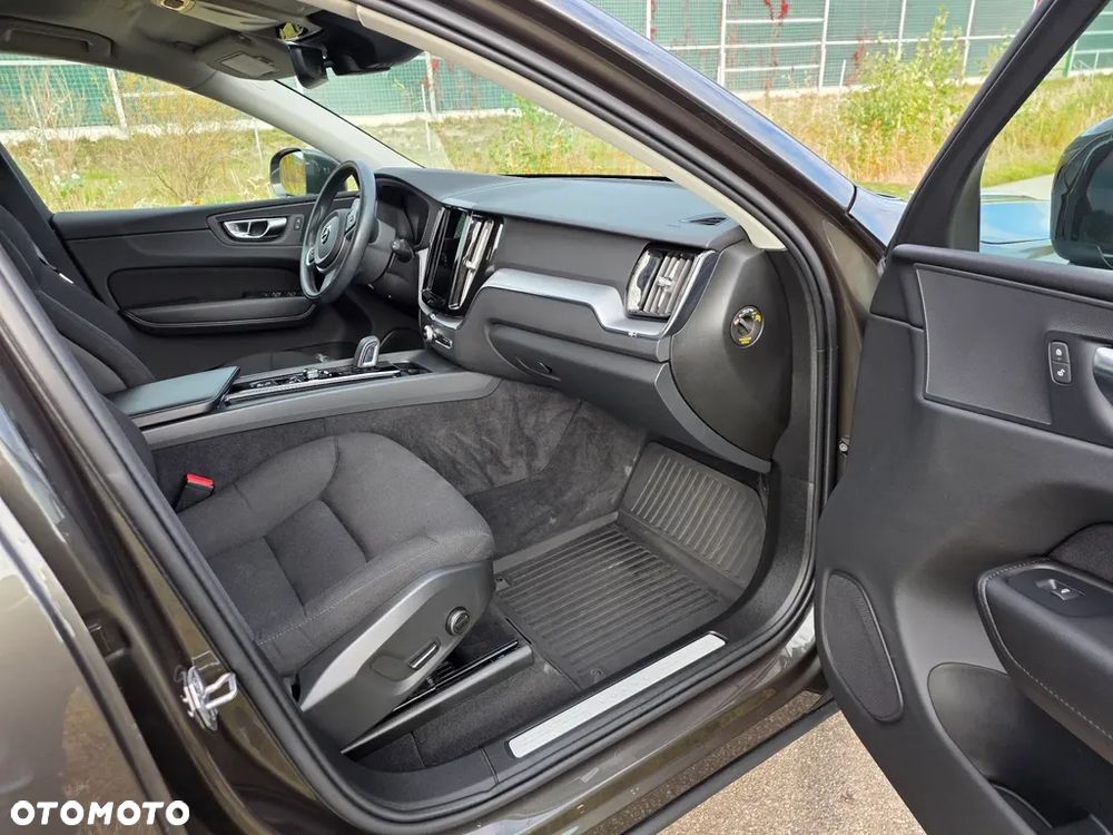 Volvo XC 60 B4 D AWD Momentum Pro - 6