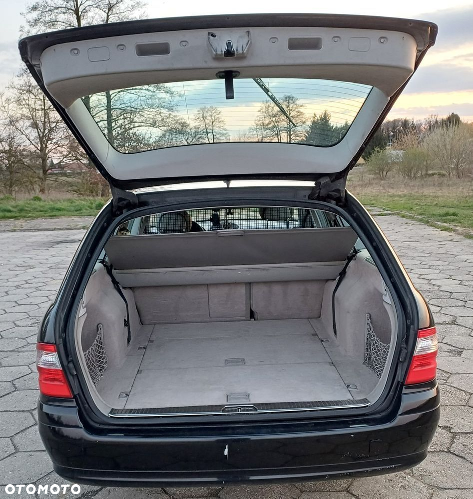Mercedes-Benz Klasa E 220 CDI T Classic - 18
