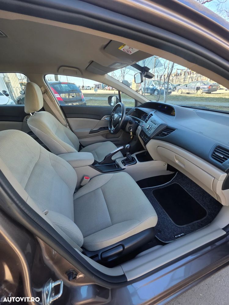 Honda Civic 1.8 MT LS - 18