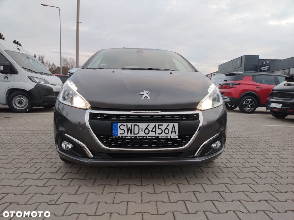 Peugeot 208 - 6