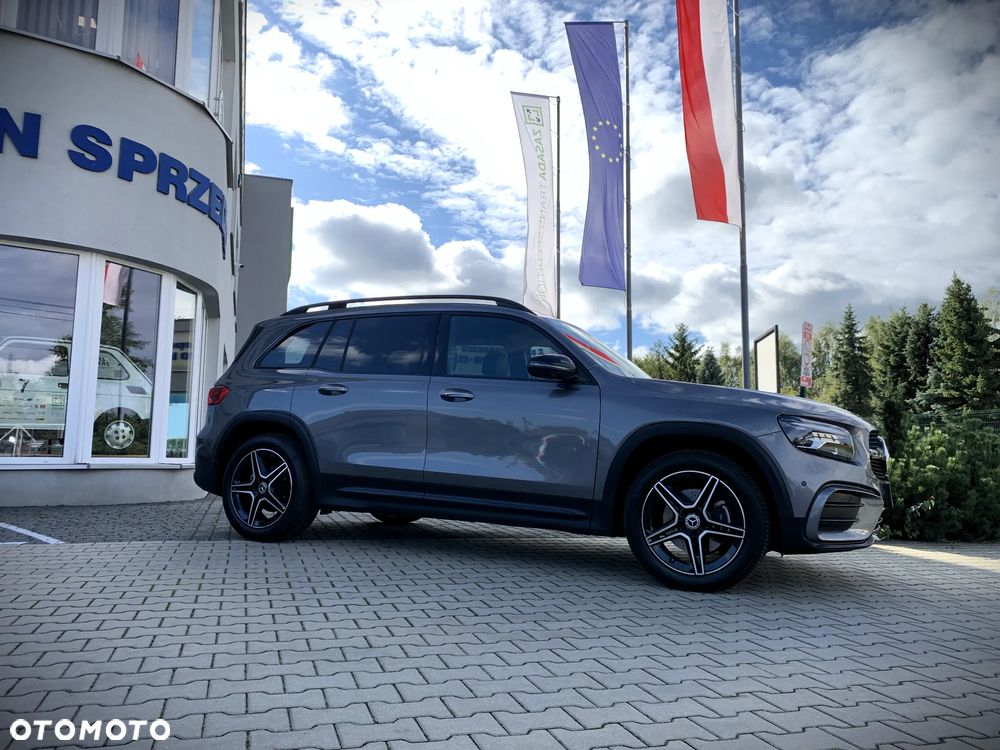 Mercedes-Benz GLB 200 7G-DCT - 2