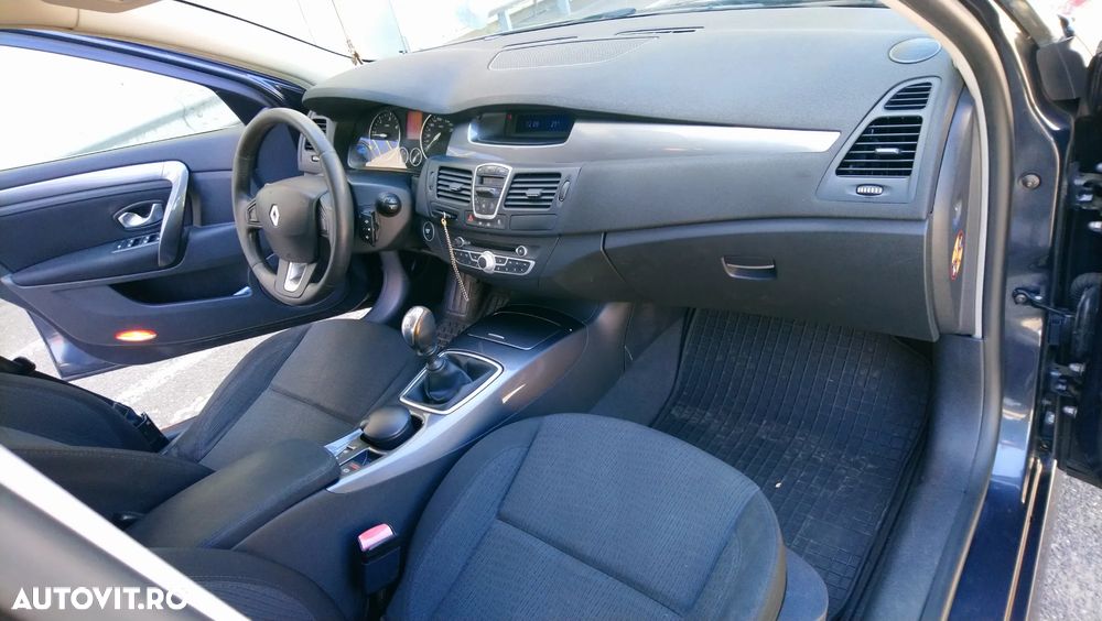 Renault Laguna dCi 110 FAP Expression - 7