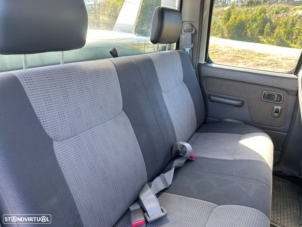 Nissan Pick Up 2.5 TD CD Navara XTr+Box+CD - 10