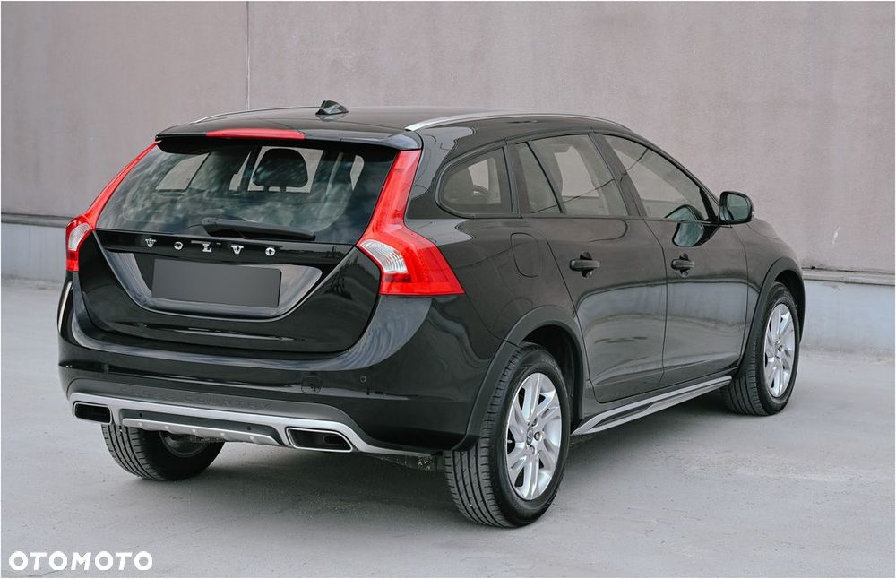 Volvo V60 Cross Country D4 Geartronic Summum - 4