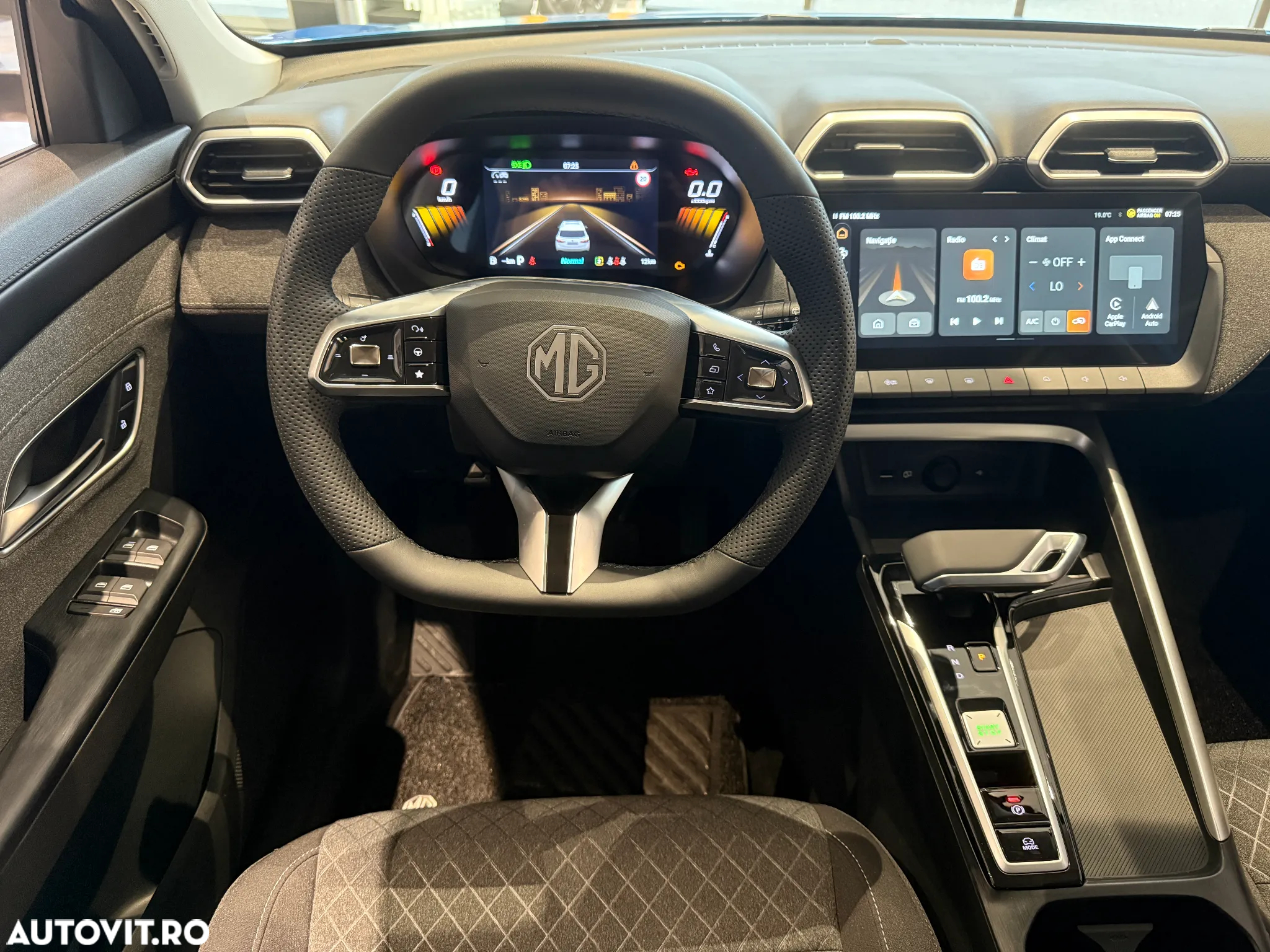 MG ZS HEV - 8