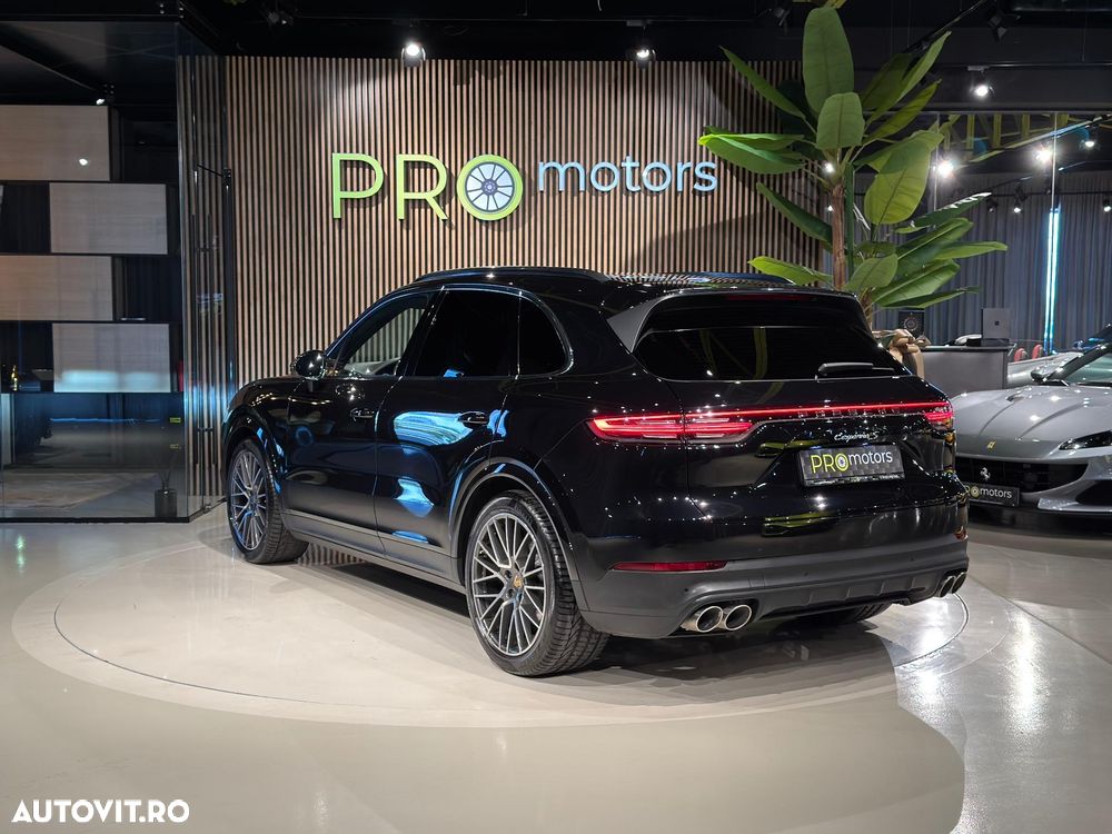 Porsche Cayenne S - 8