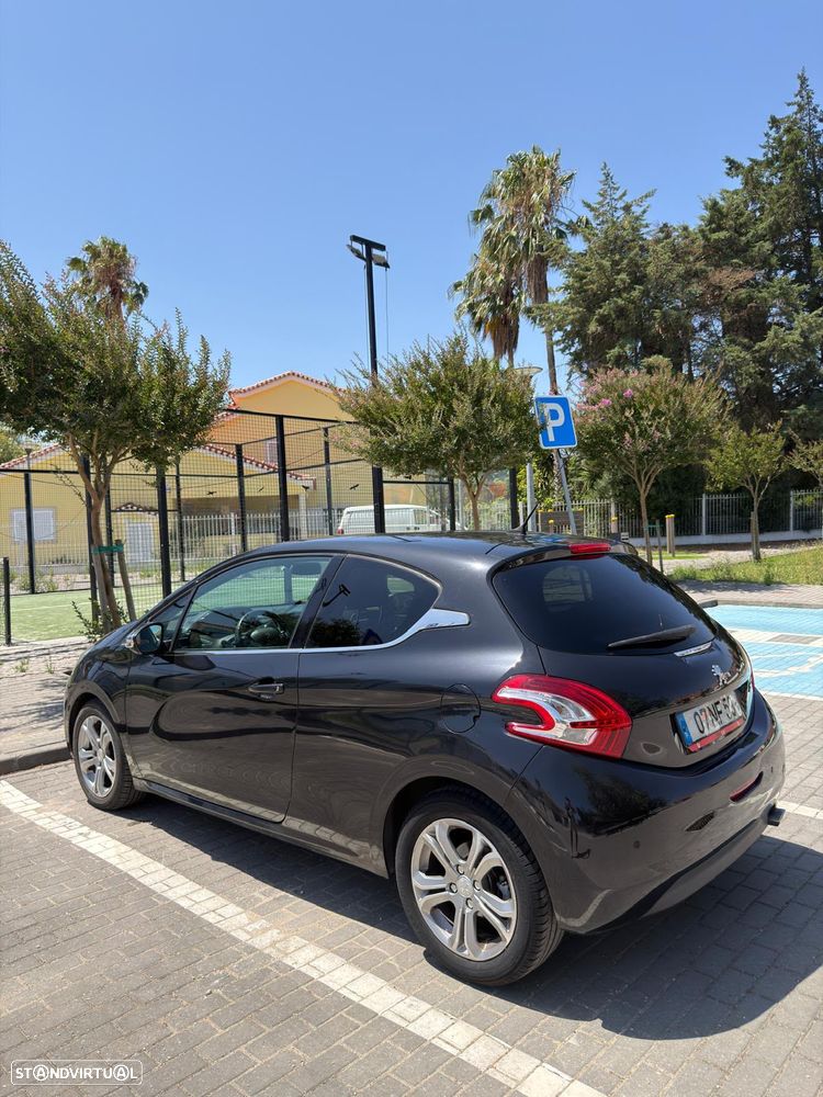 Peugeot 208 1.6 e-HDi Allure 95g - 9