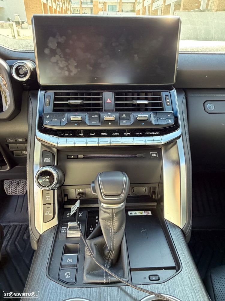 Toyota Land Cruiser - 13