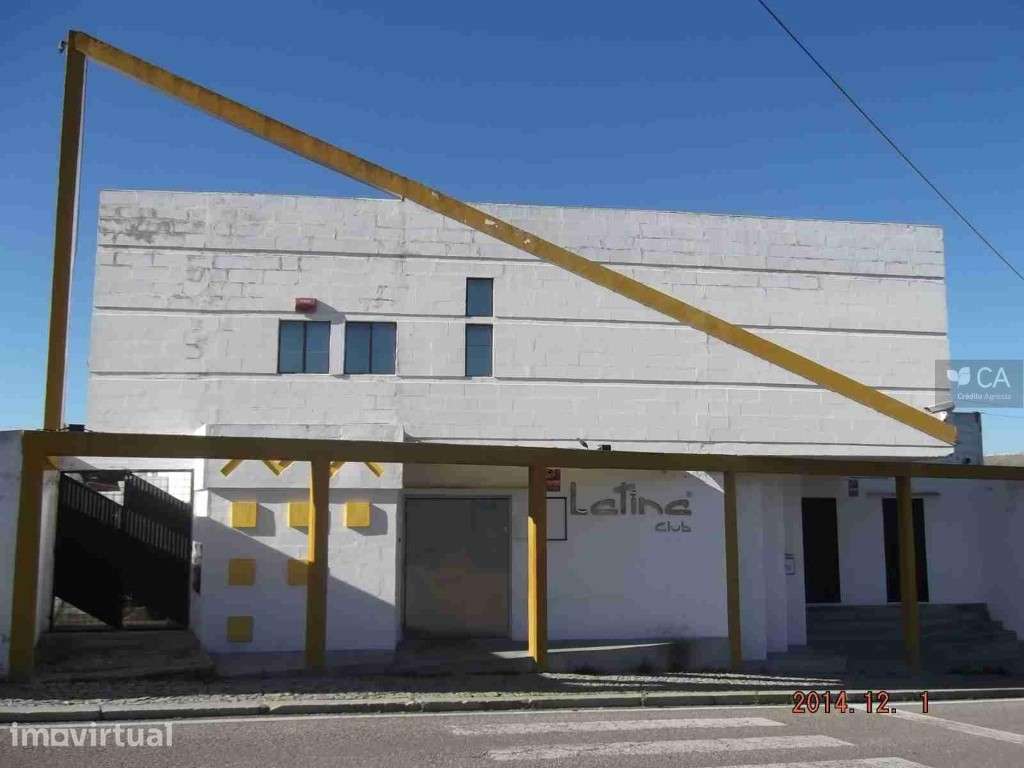Prédio urbano destinado a comércio - Grande imagem: 2/8