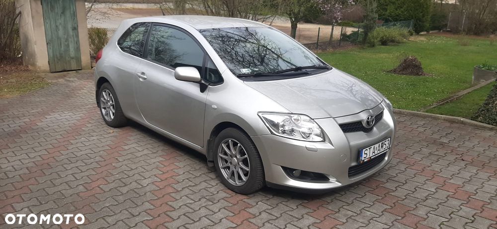 Toyota Auris 1.6 VVT-i Prestige - 2