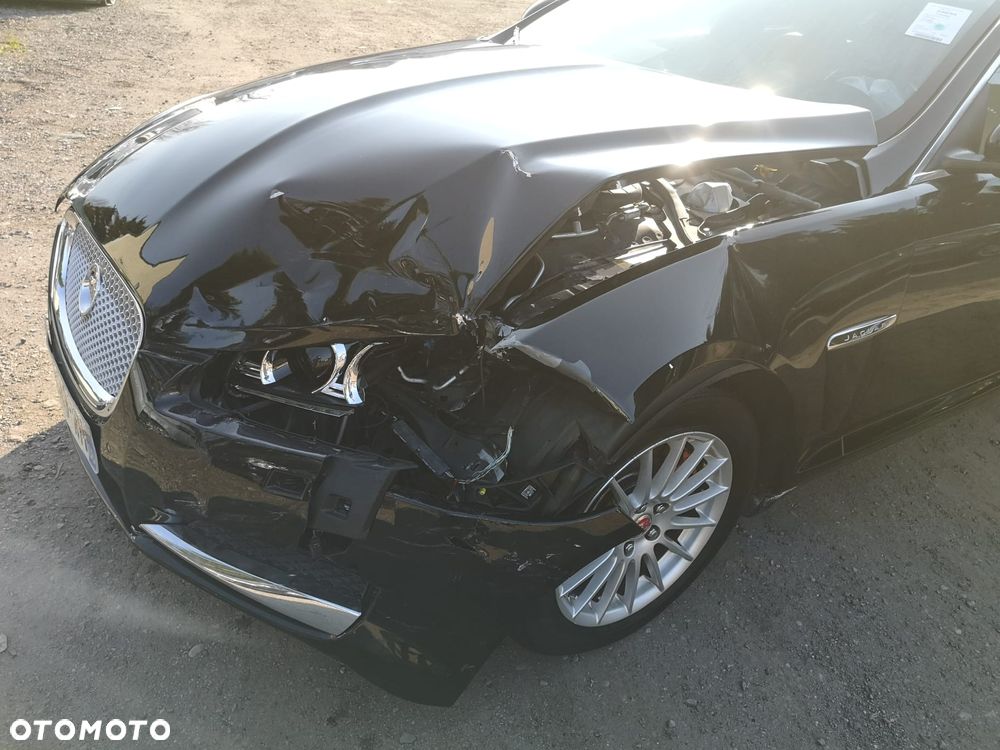 Jaguar XF 2.2 D Premium Luxury - 19
