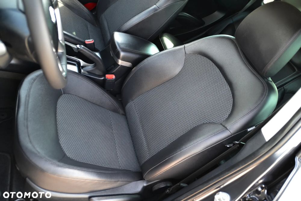 Hyundai ix35 2.0 2WD Comfort - 24