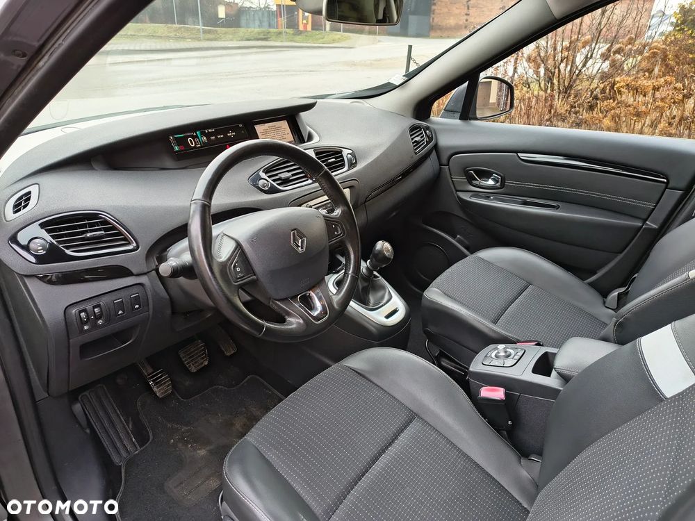 Renault Grand Scenic - 11