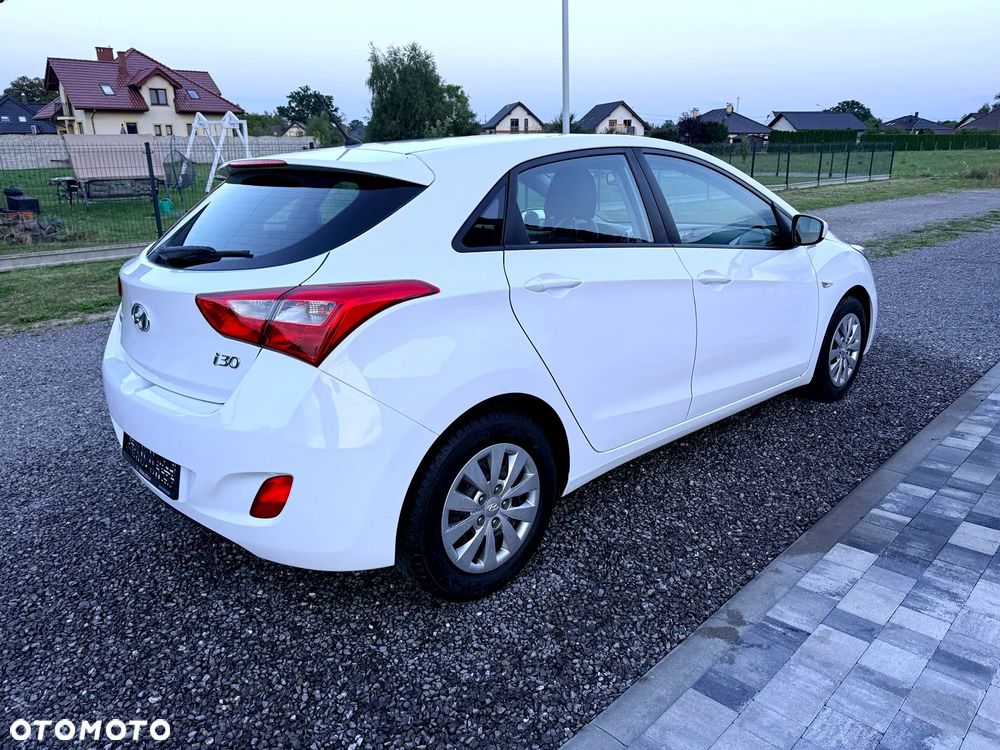 Hyundai i30 1.4 Family - 24