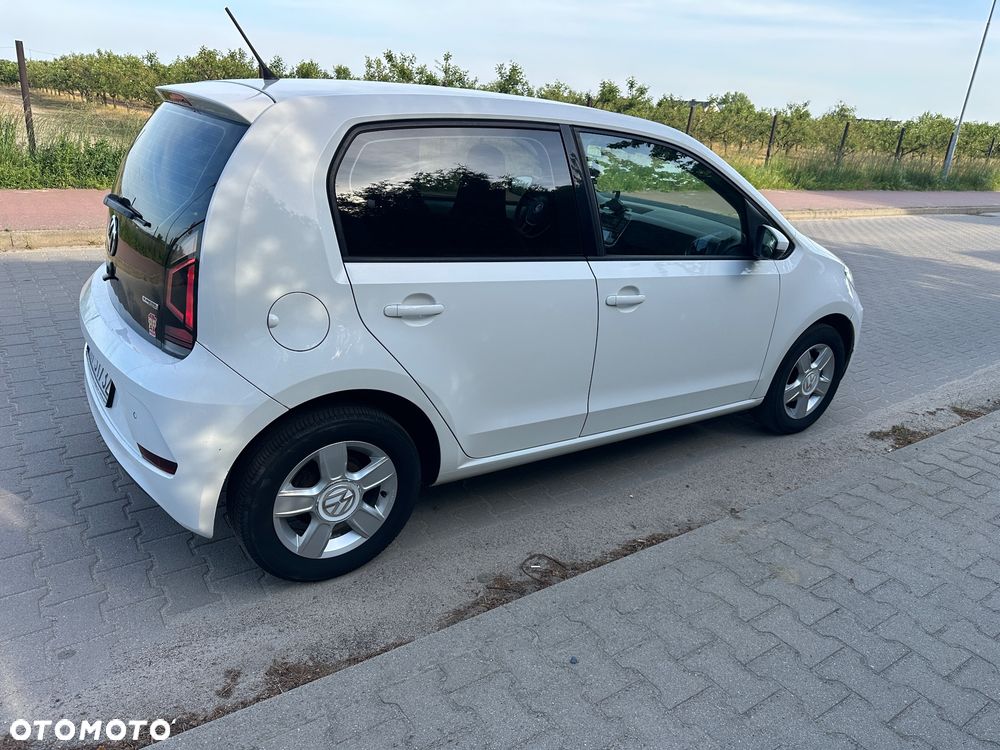 Volkswagen up! high - 5