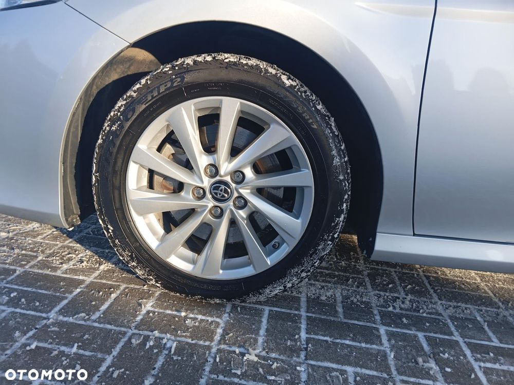 Toyota Camry 2.5 Hybrid Comfort CVT - 22