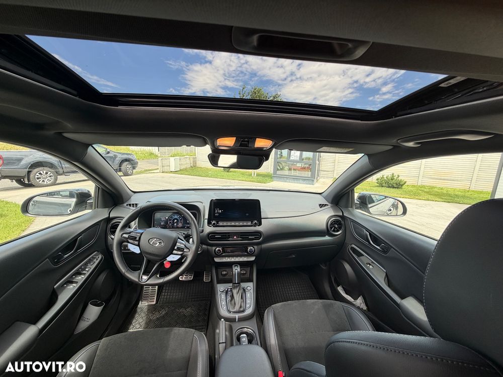 Hyundai KONA - 16
