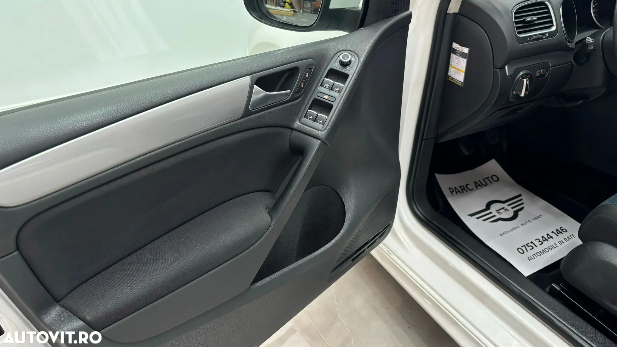 Volkswagen Golf 1.6 TDI DPF BlueMotion - 14