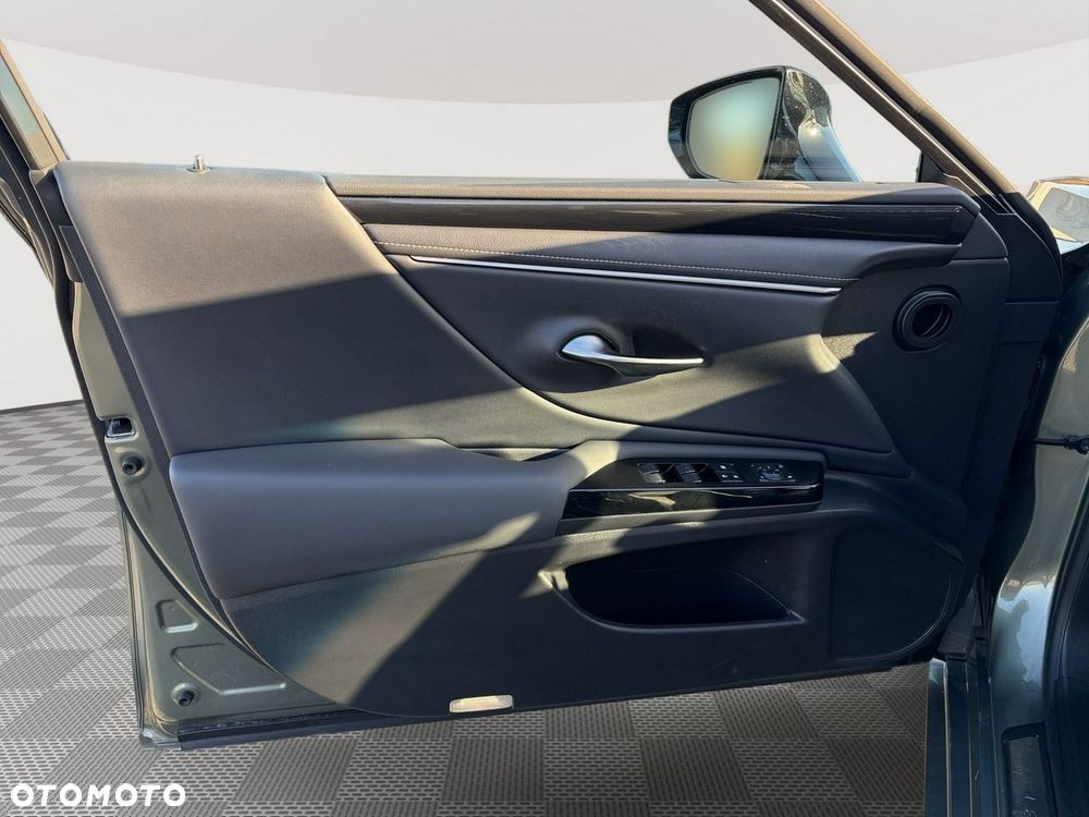 Lexus ES - 11