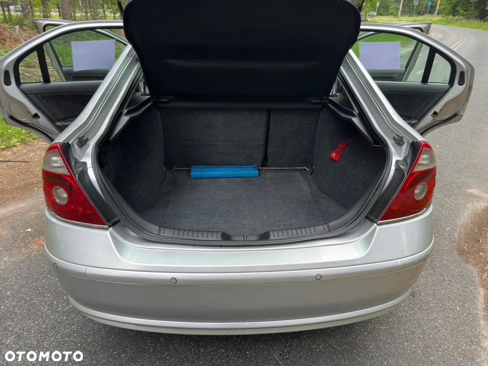 Ford Mondeo 2.0 TDCi Ghia - 12