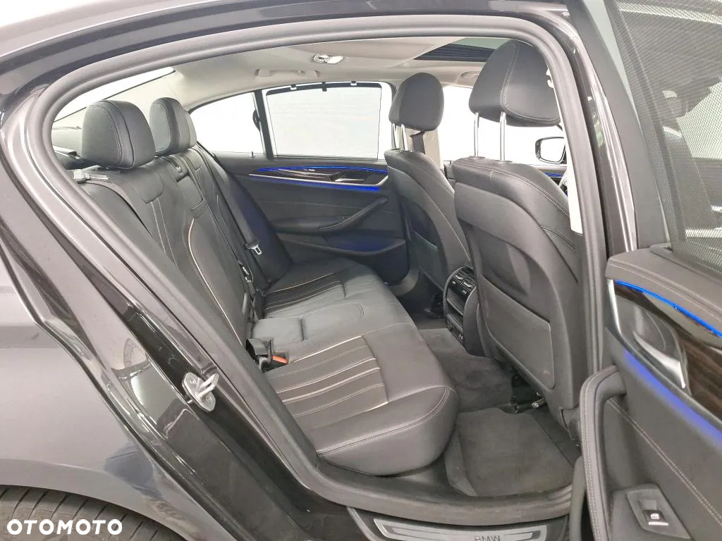 BMW Seria 5 520d Luxury Line - 14