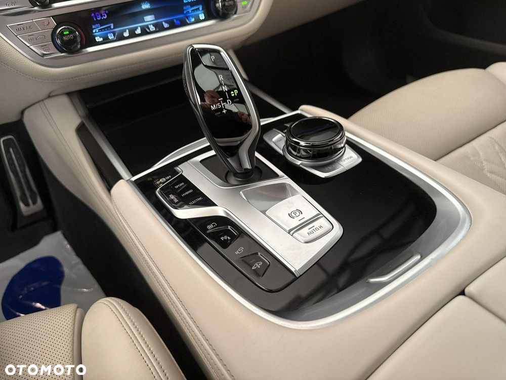 BMW Seria 7 - 17
