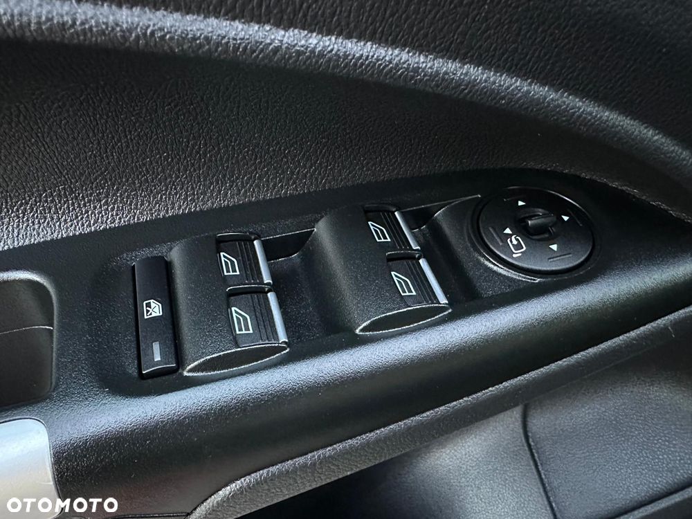 Ford Tourneo Connect Grand - 31