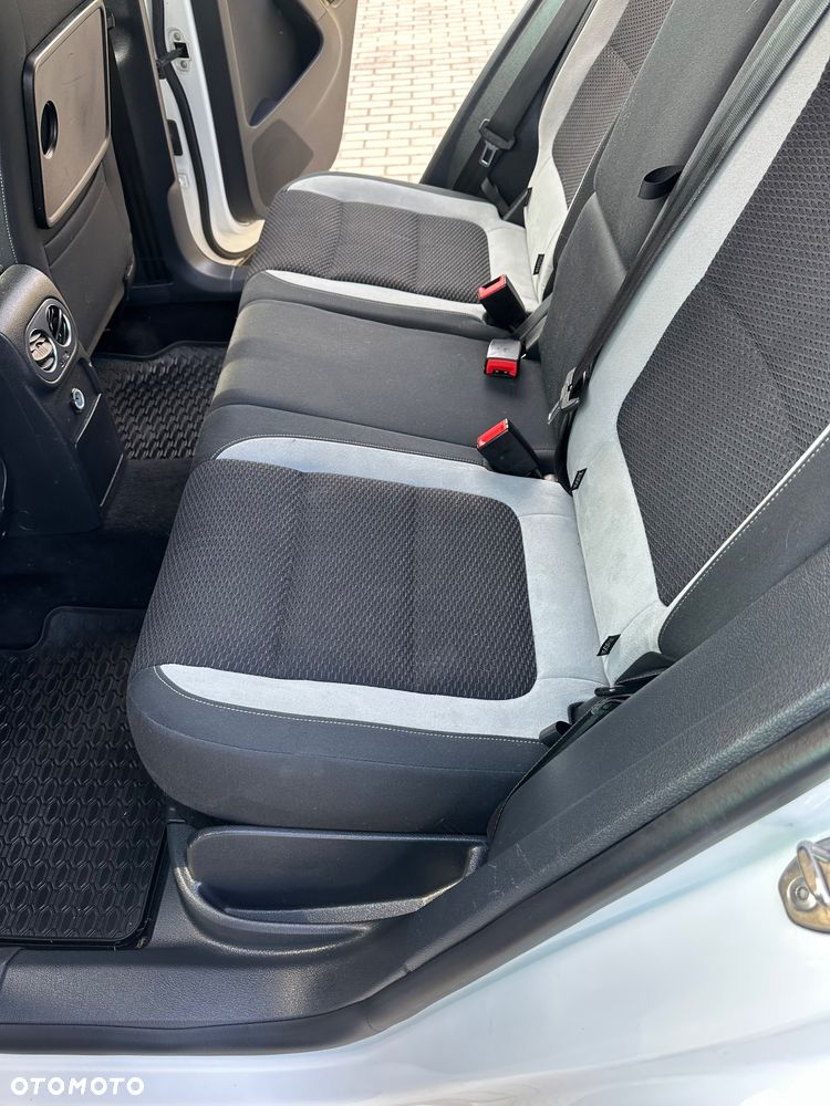 Volkswagen Tiguan - 24