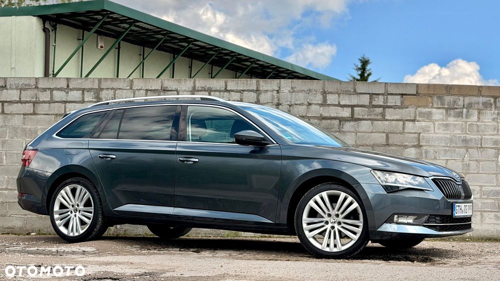 Skoda Superb 2.0 TDI Premium Edition - 29