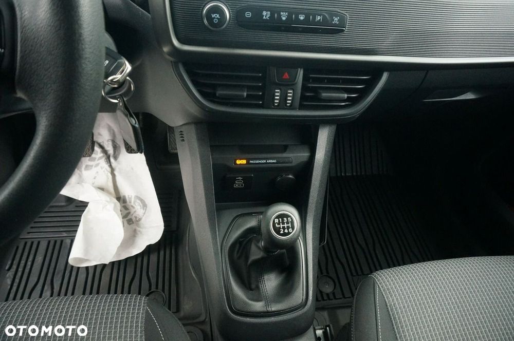 Ford Transit Courier - 18