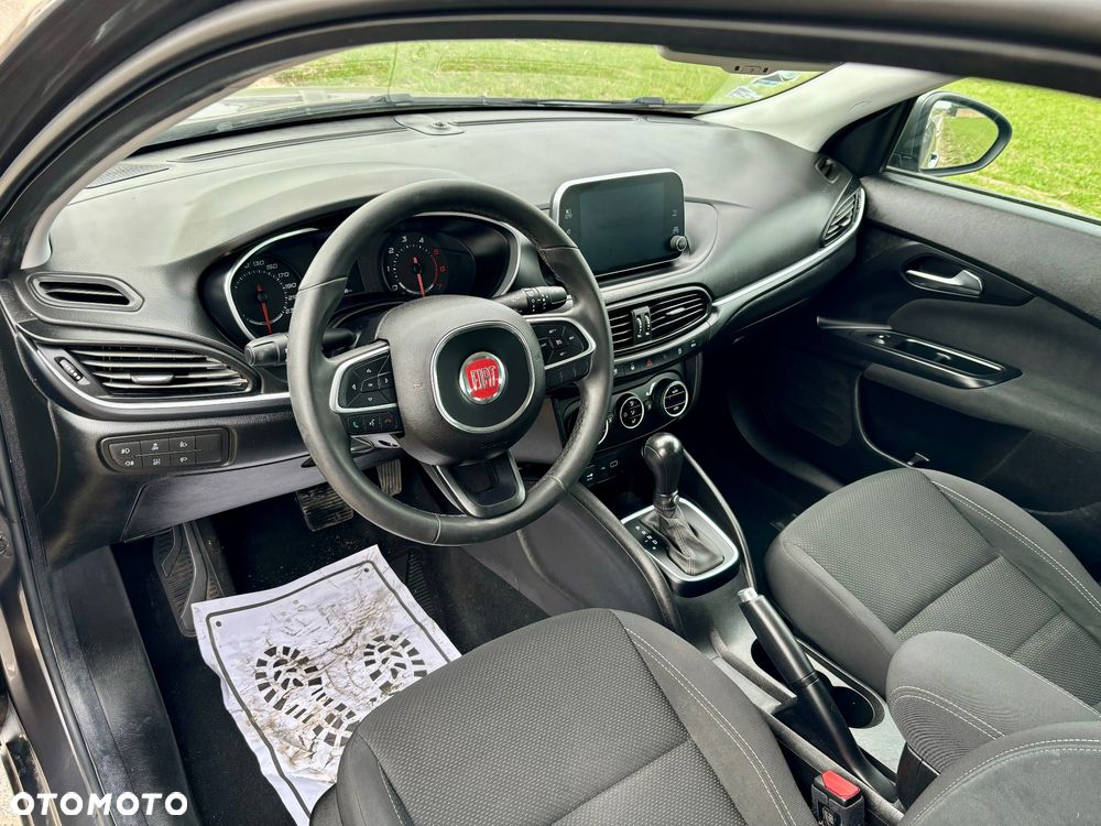 Fiat Tipo 1.6 MultiJet DCT Lounge - 4