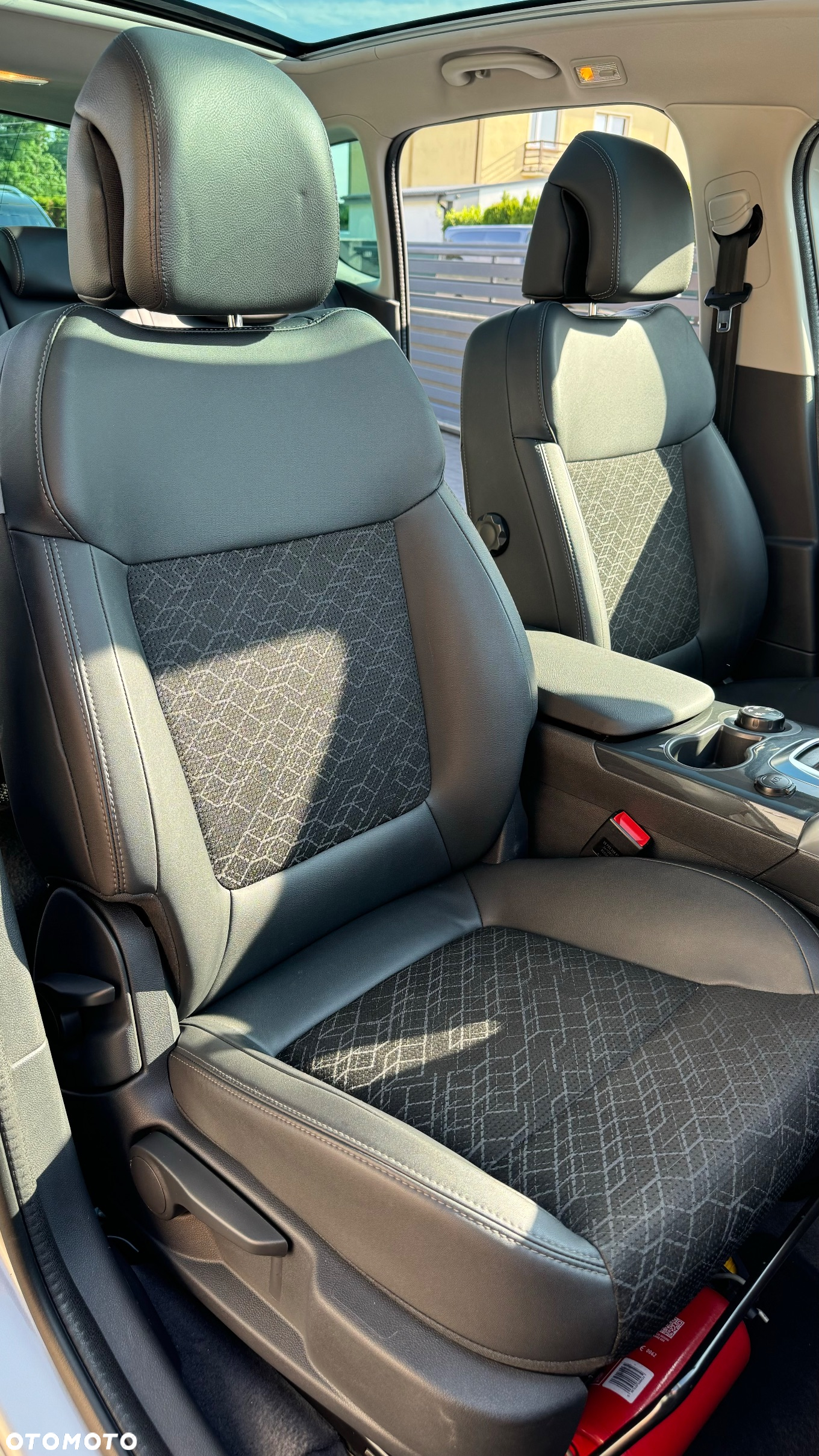 Peugeot 3008 BlueHDi 120 EAT6 Stop & Start Allure - 24