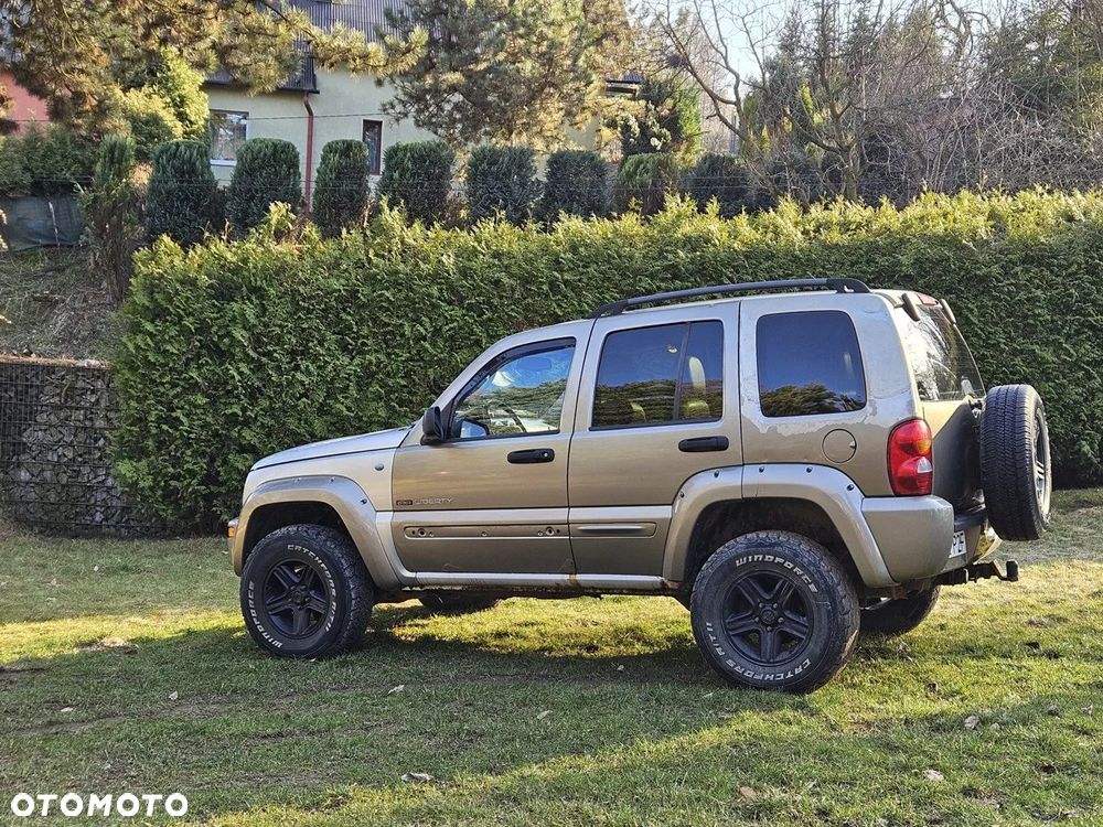 Jeep Liberty - 4