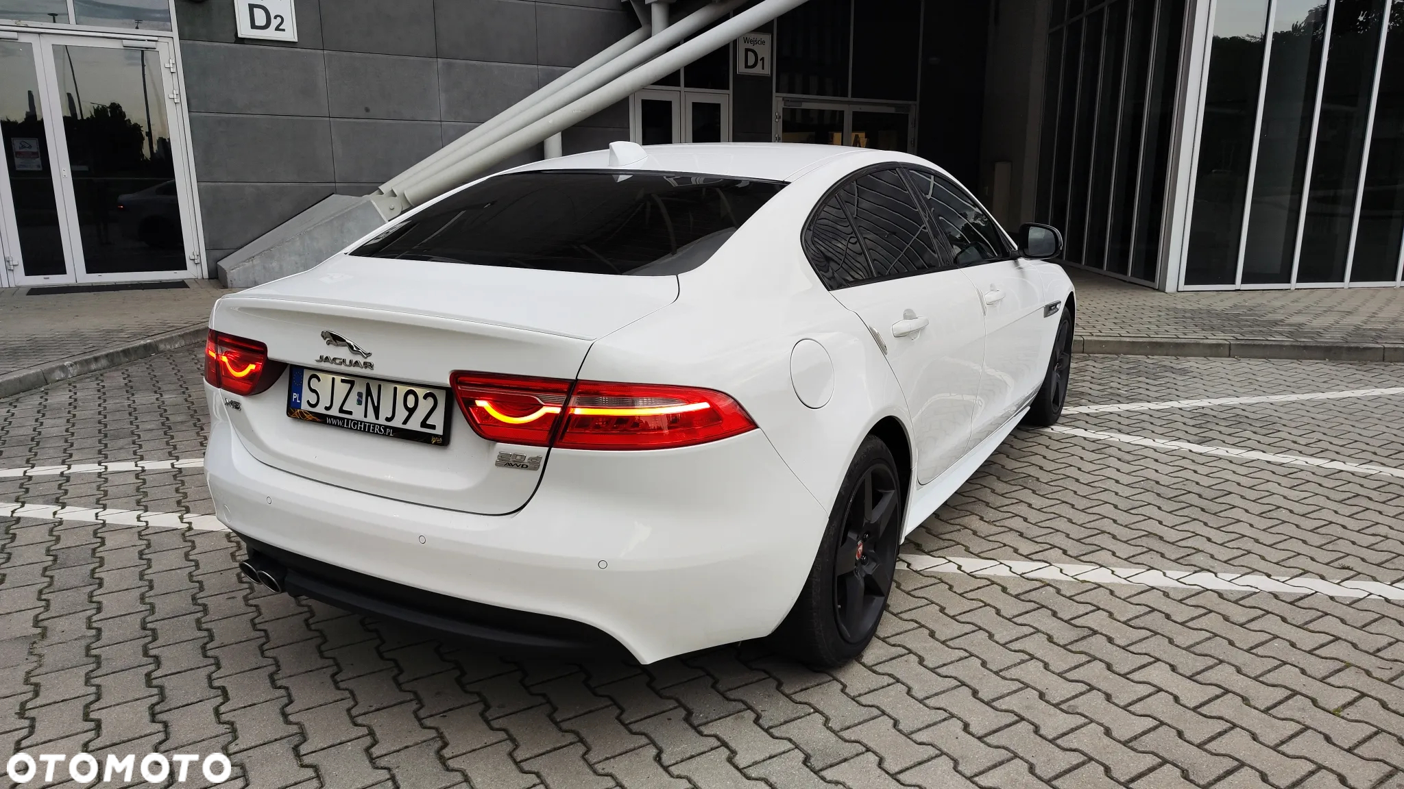 Jaguar XE 20d AWD R-Sport - 14