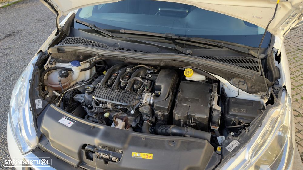 Peugeot 208 1.2 PureTech Signature - 12