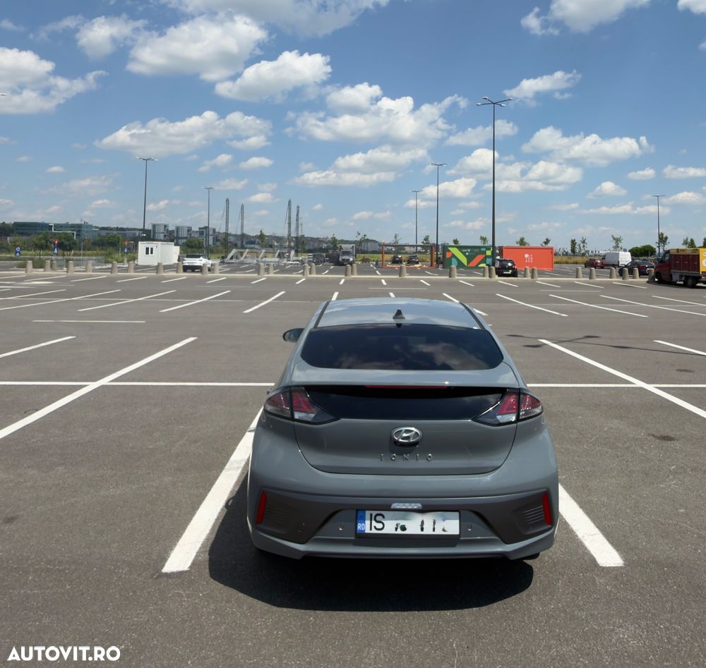 Hyundai IONIQ - 4