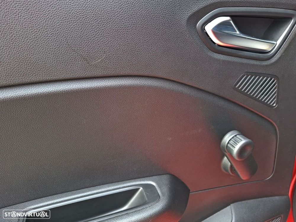 Renault Clio 1.0 TCe Limited Bi-Fuel - 23